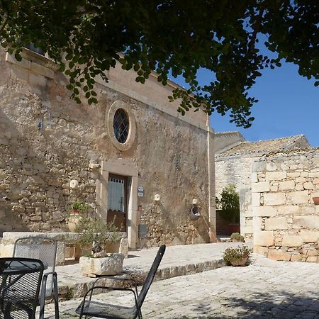 Casina Di Grotta Di Ferro Guest House Santa Croce Camerina Luaran gambar