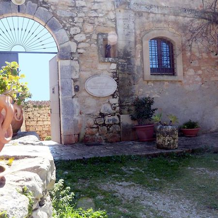 Casina Di Grotta Di Ferro Guest House Santa Croce Camerina Luaran gambar