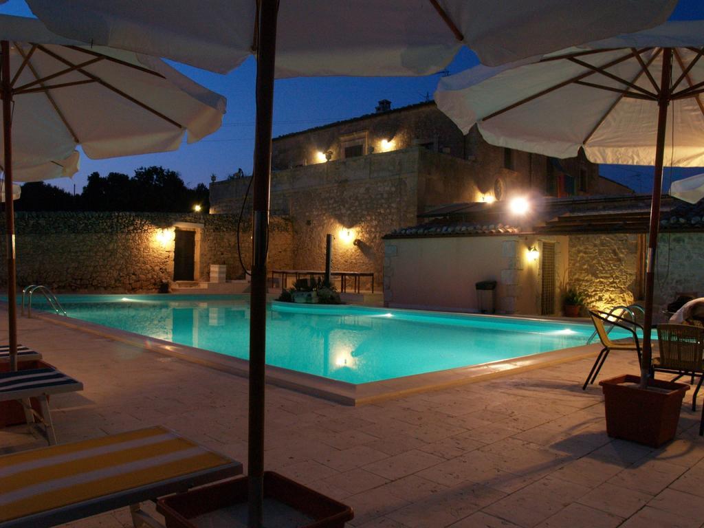 Casina Di Grotta Di Ferro Guest House Santa Croce Camerina Luaran gambar