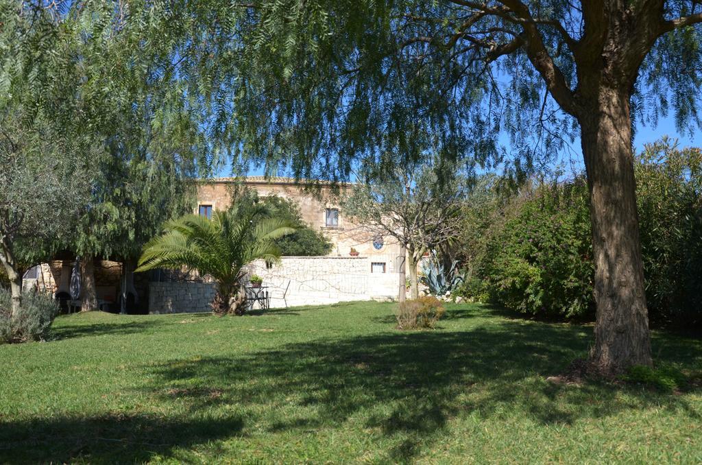 Casina Di Grotta Di Ferro Guest House Santa Croce Camerina Luaran gambar