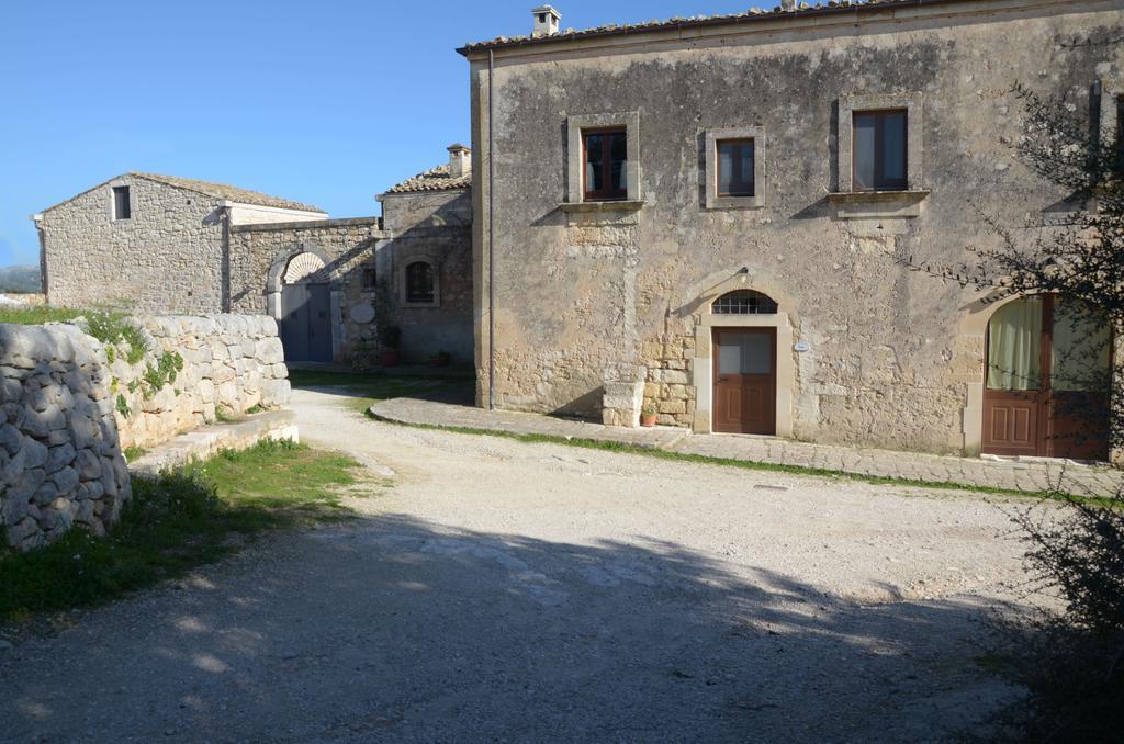 Casina Di Grotta Di Ferro Guest House Santa Croce Camerina Luaran gambar