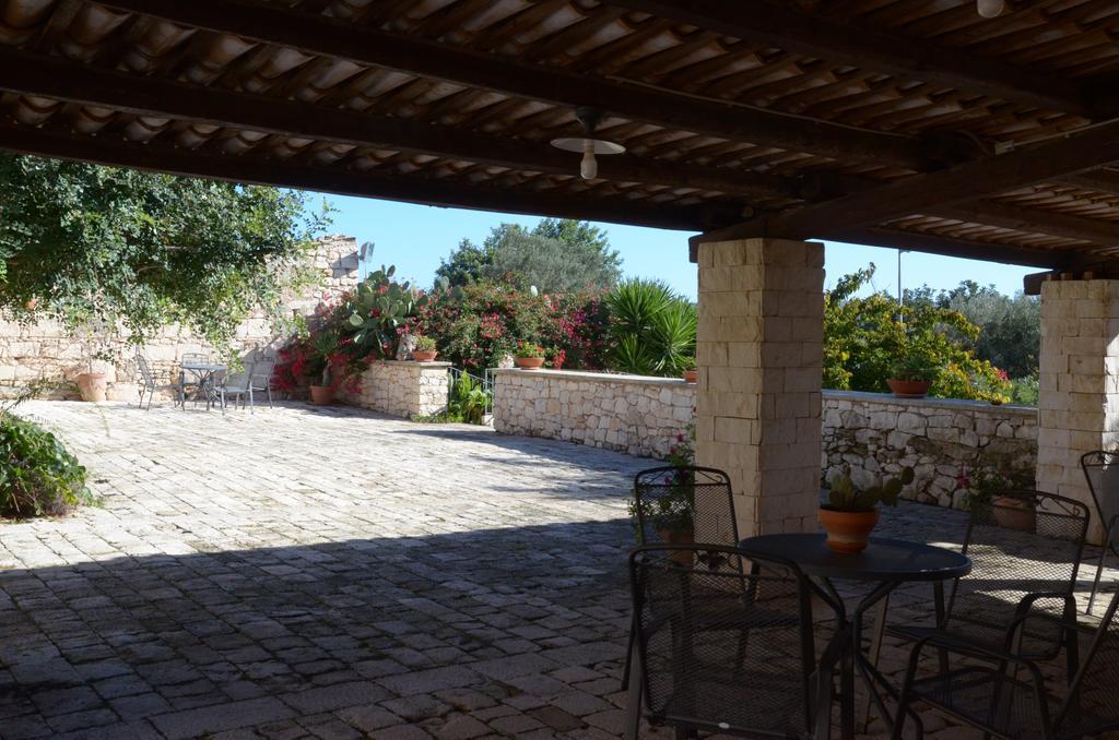 Casina Di Grotta Di Ferro Guest House Santa Croce Camerina Luaran gambar