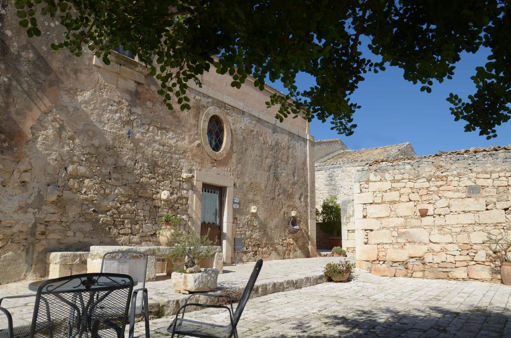 Casina Di Grotta Di Ferro Guest House Santa Croce Camerina Luaran gambar