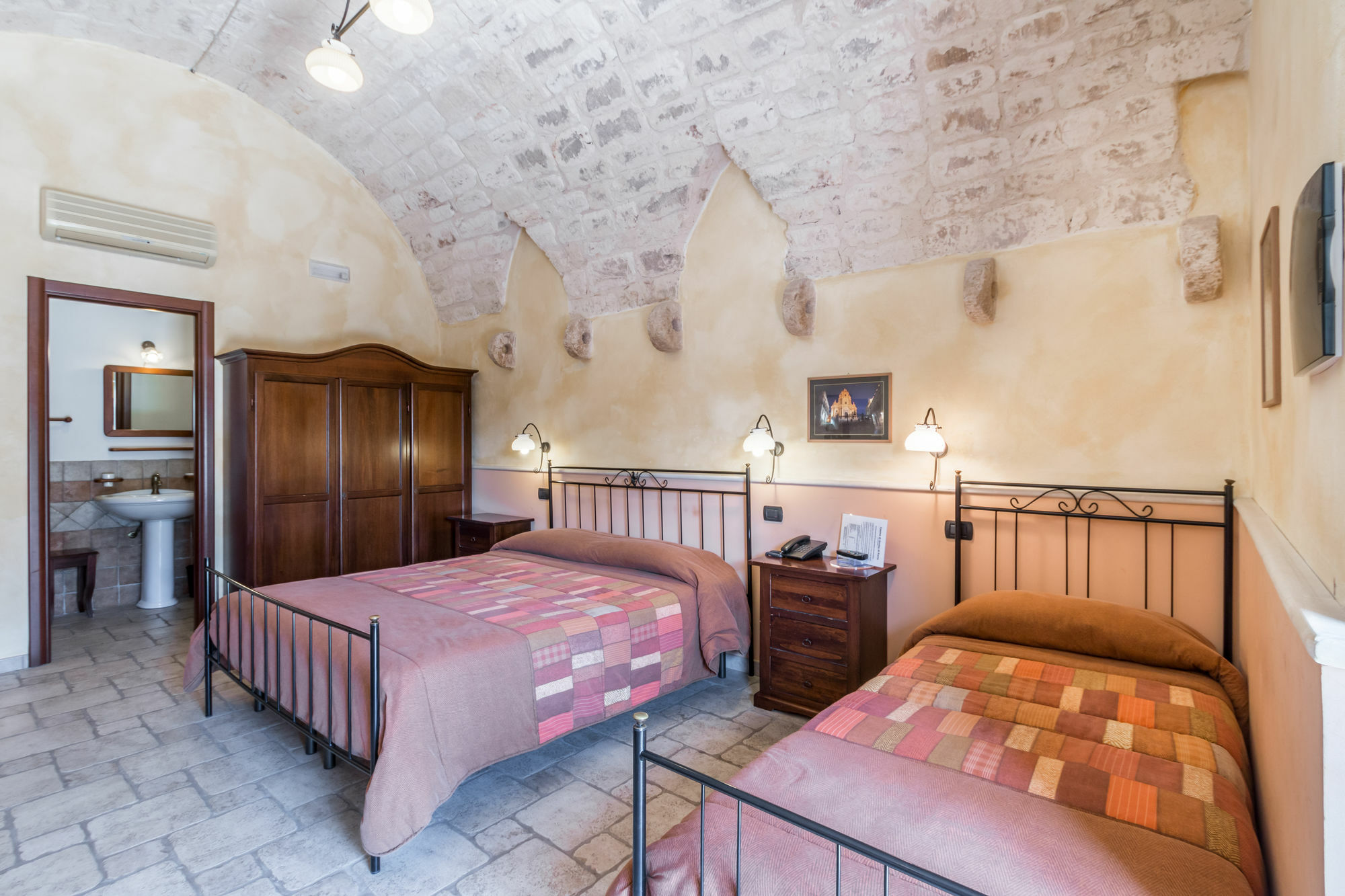 Casina Di Grotta Di Ferro Guest House Santa Croce Camerina Luaran gambar